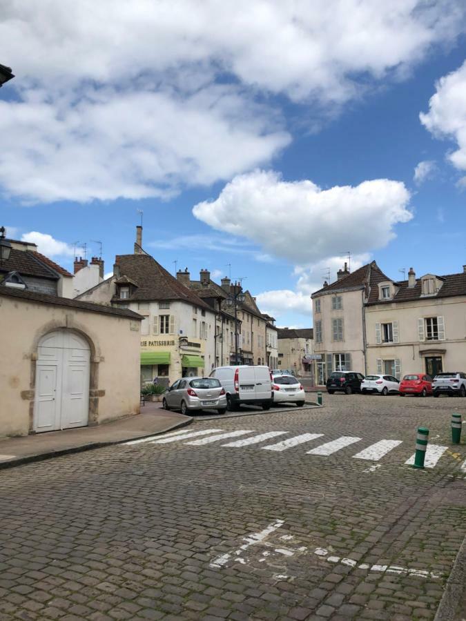 Tonnelier 33 - Et Prestigieux * Beaune (Cote d'Or)